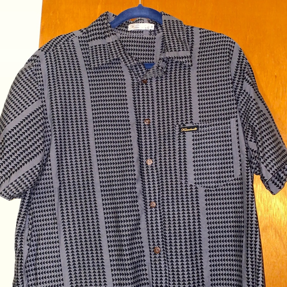 Dezigns by Kamohoalii Men’s Shirt
